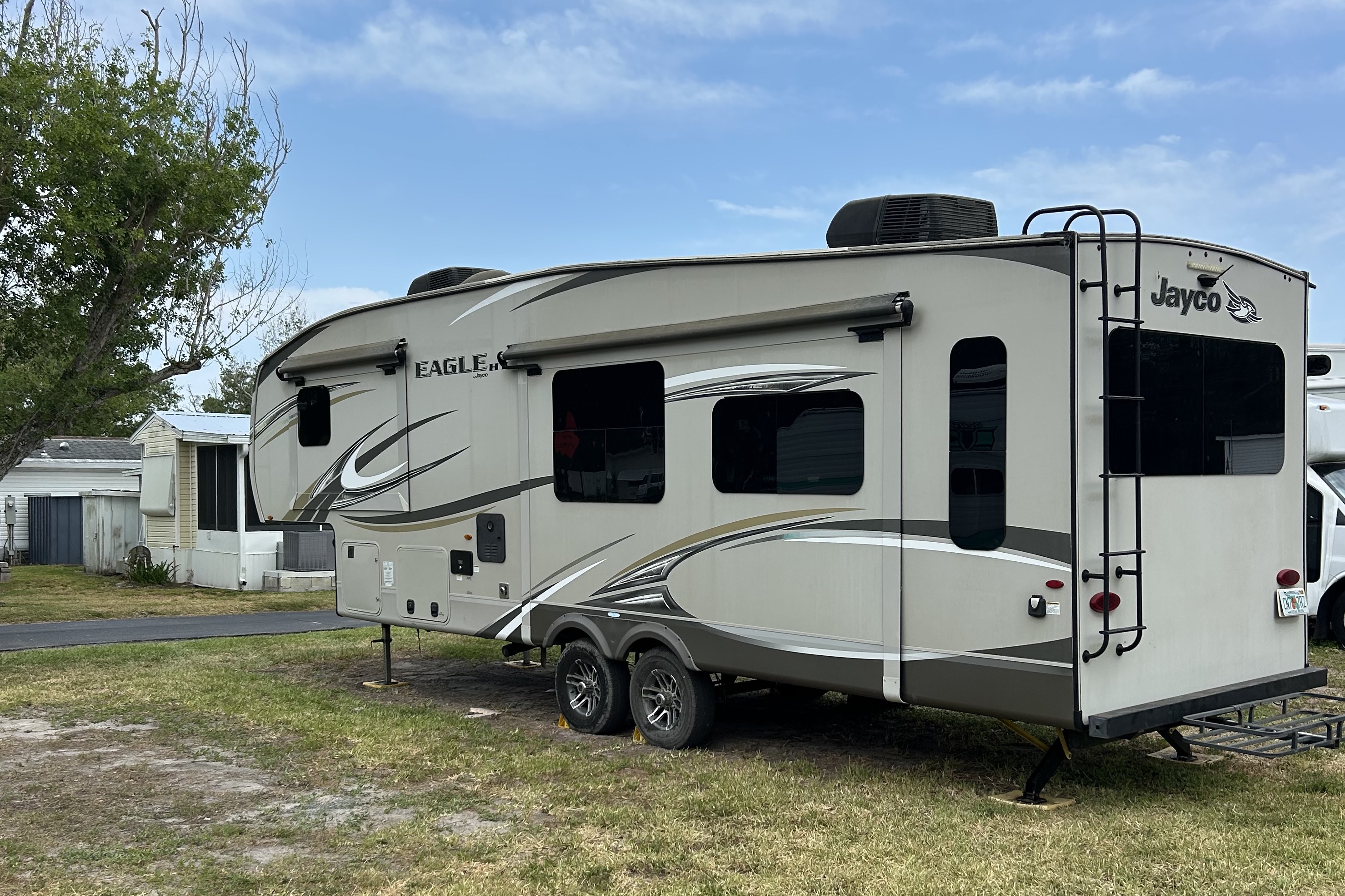 Steve n Mel’s Fun Fifth Wheel