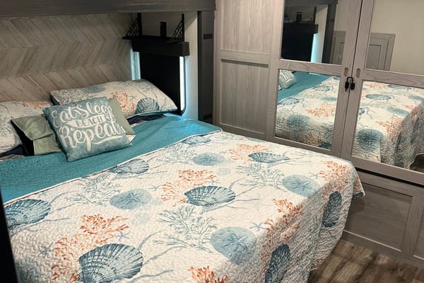 2023 Keystone Montana High Country Fifth Wheel