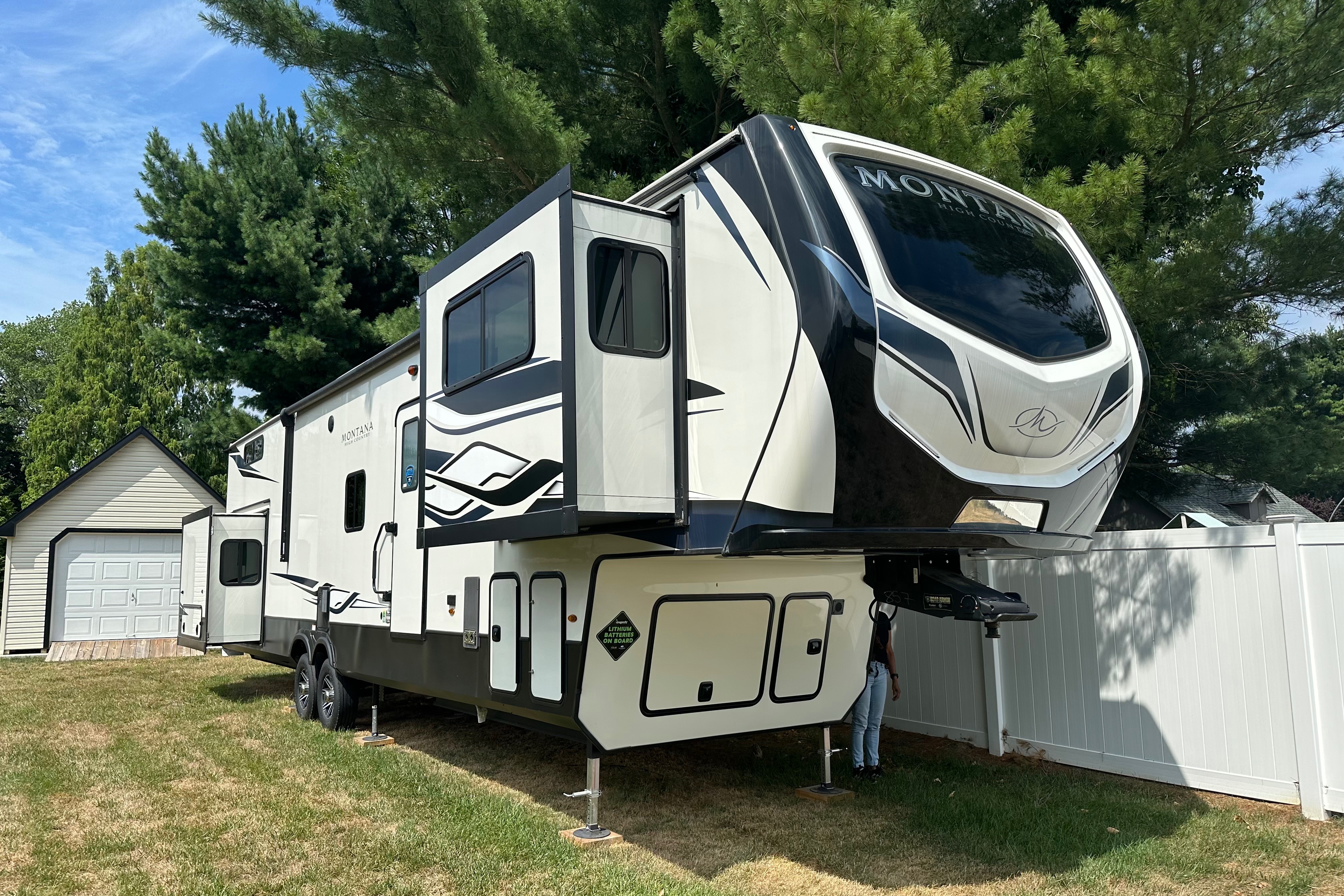 2023 Keystone Montana High Country Fifth Wheel