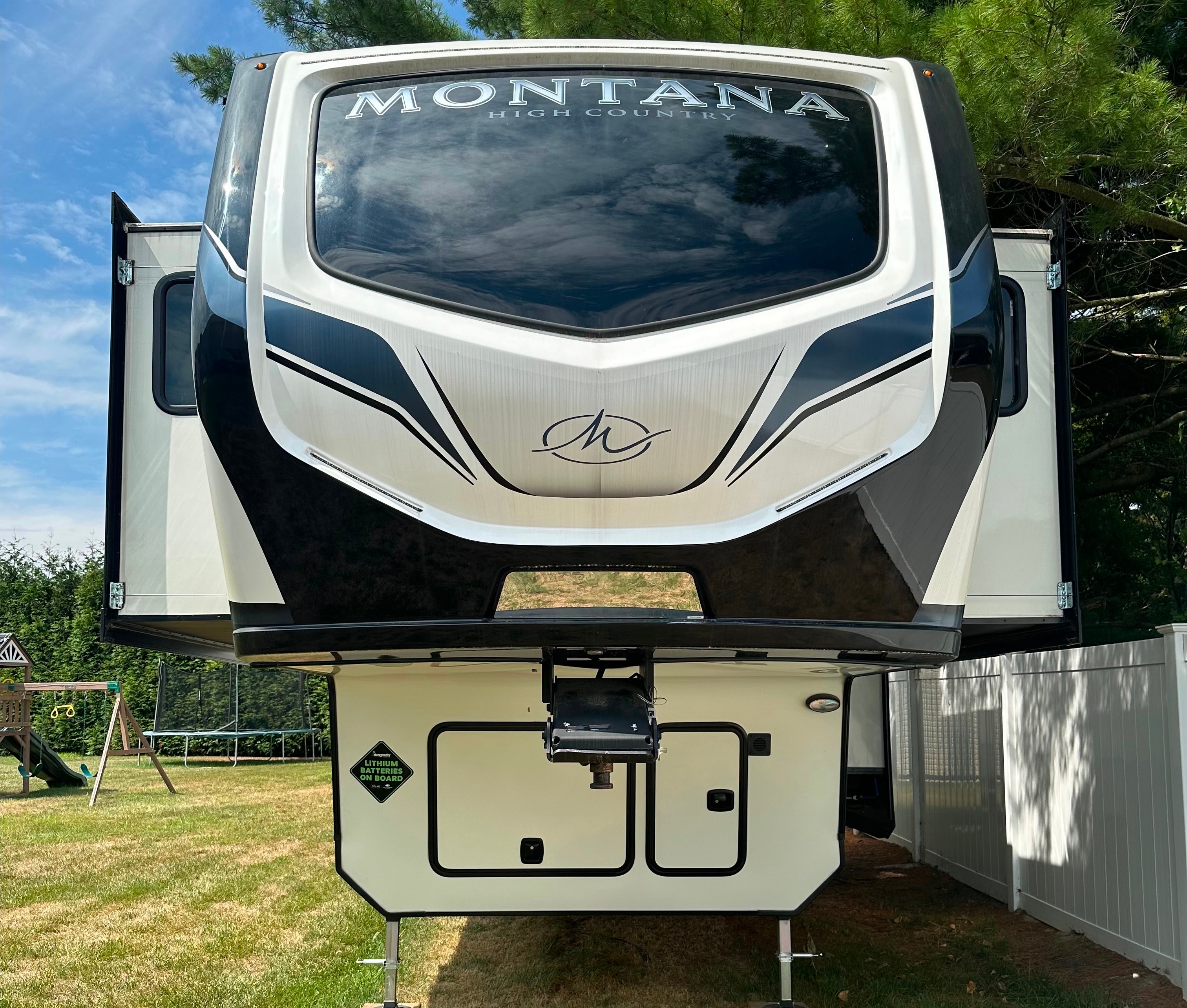 2023 Keystone Montana High Country Fifth Wheel
