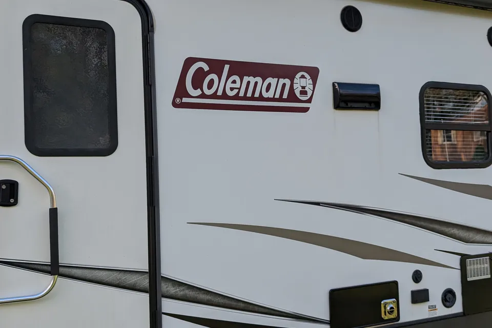 Tyler's Coleman Dutchman Lite 2455BH Travel Trailer