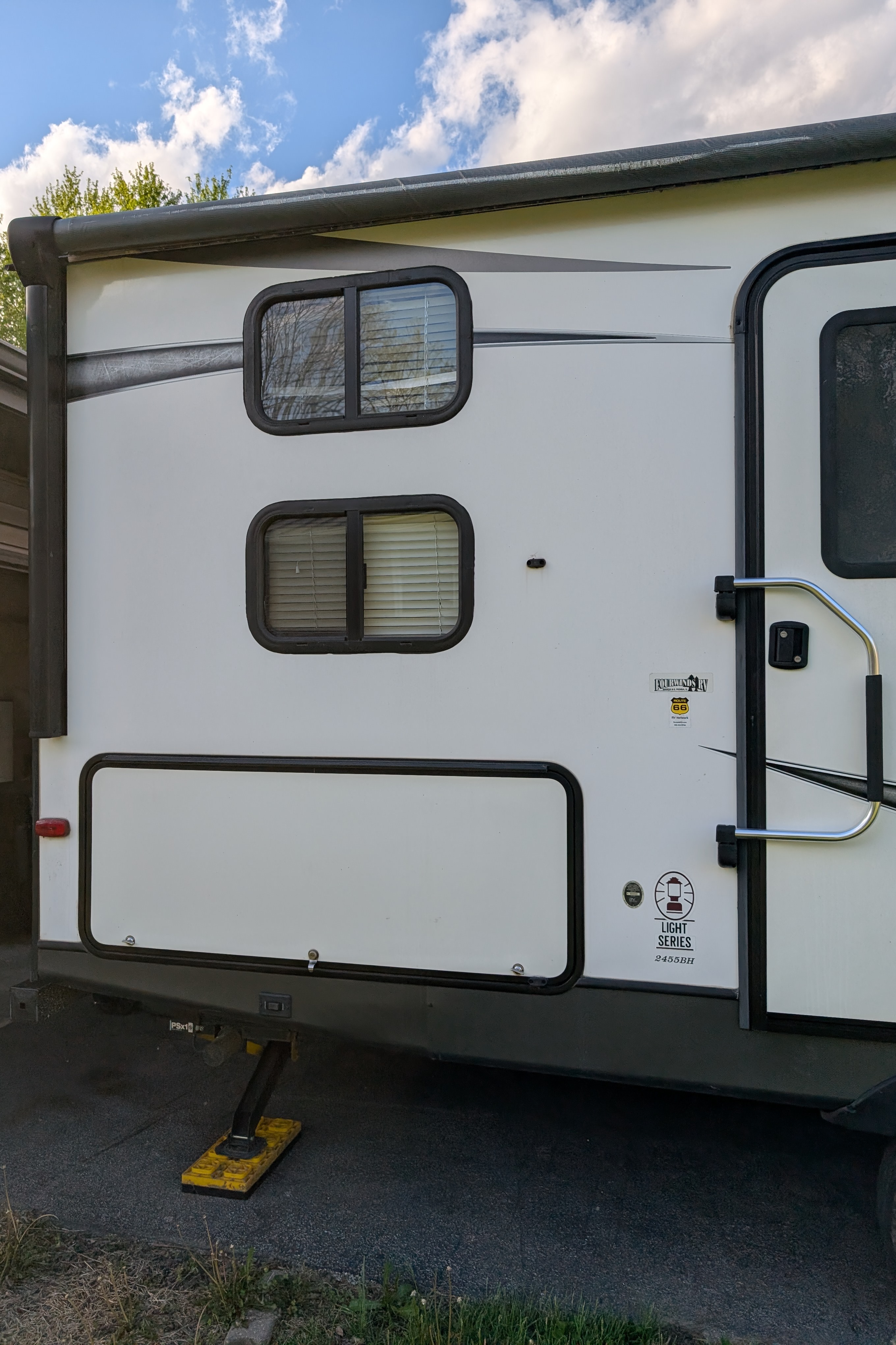 Tyler's Coleman Dutchman Lite 2455BH Travel Trailer