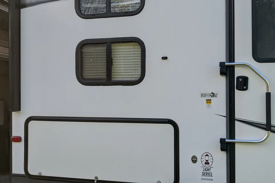 Tyler's Coleman Dutchman Lite 2455BH Travel Trailer