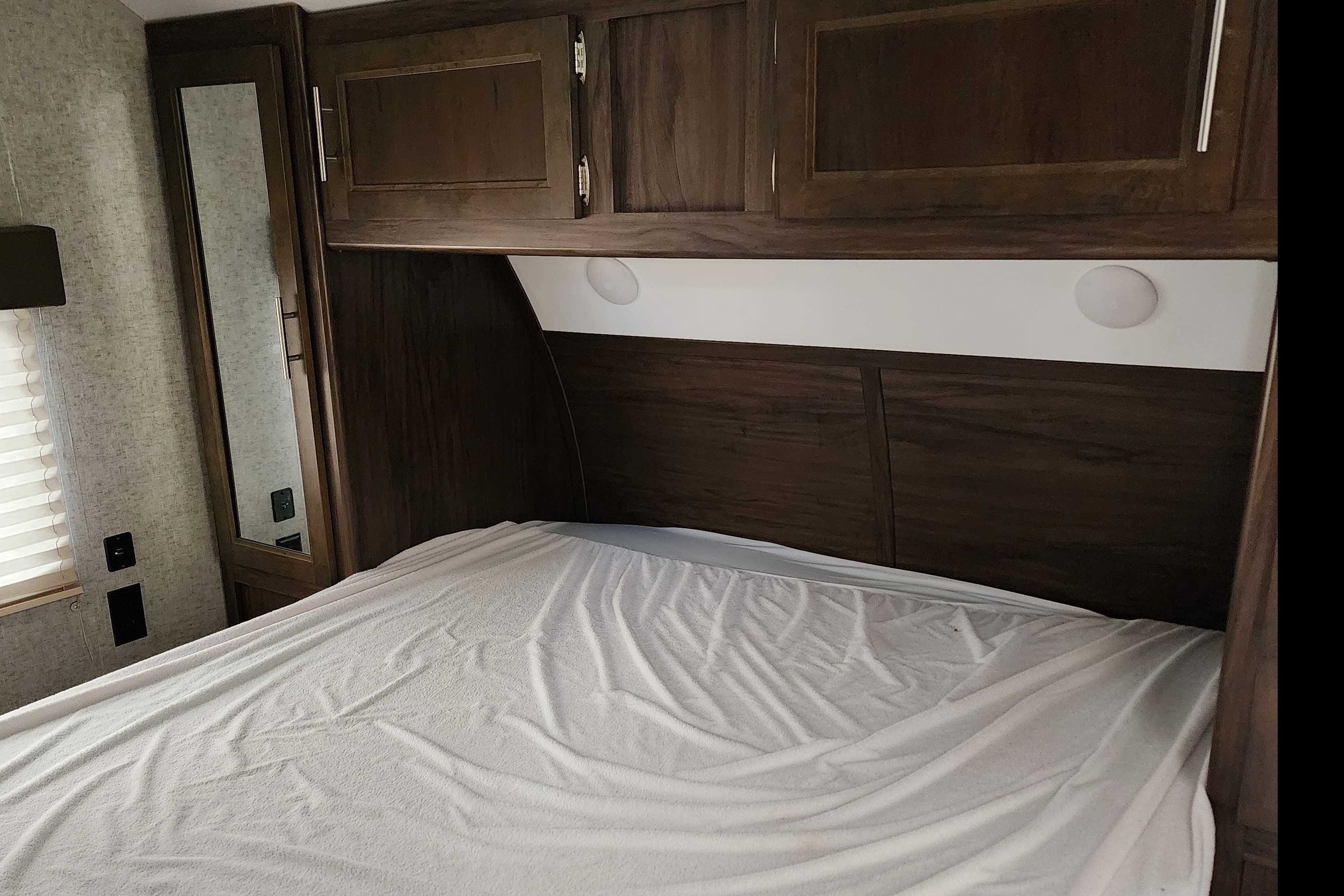 Let's Hookup Rentals