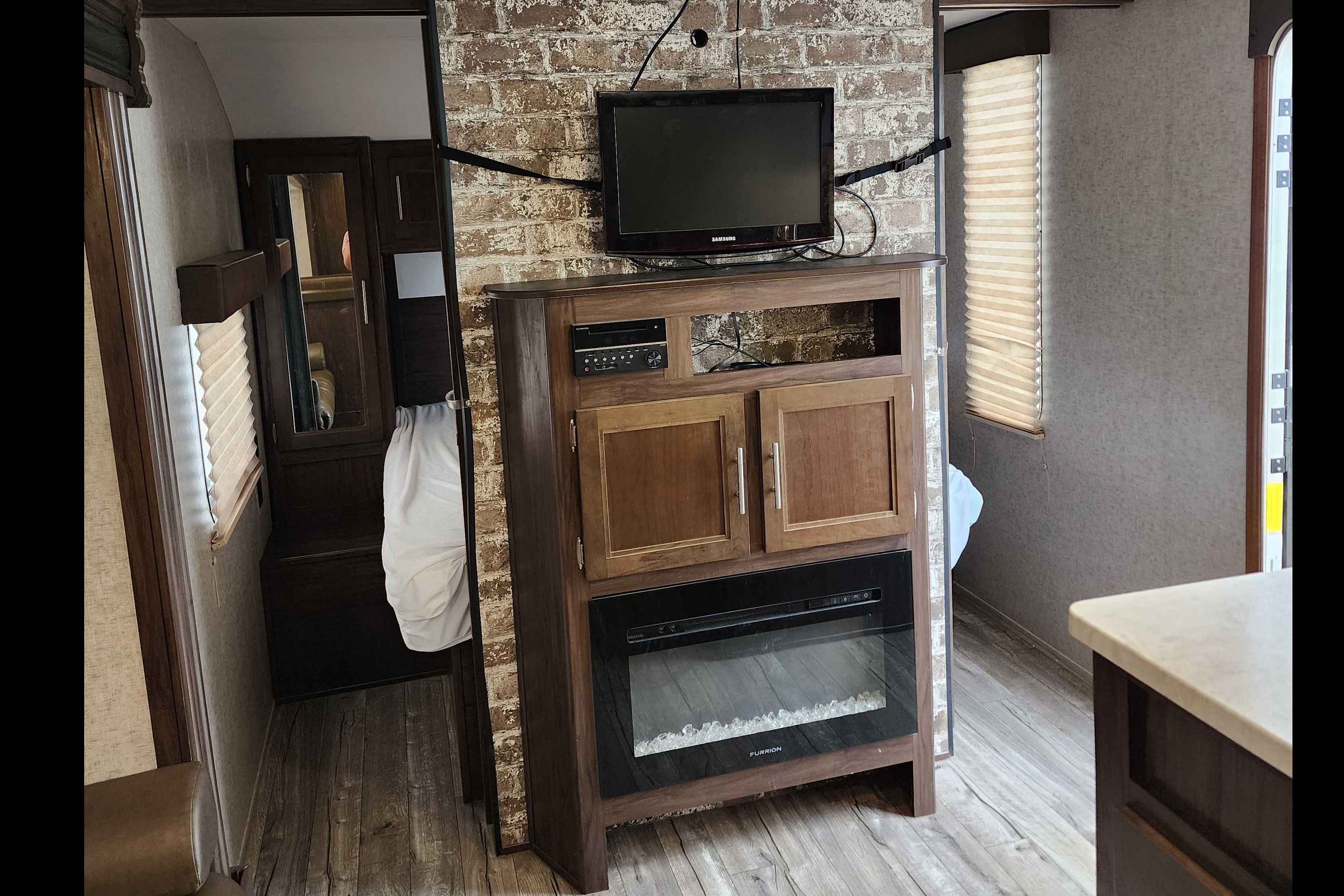 Let's Hookup Rentals