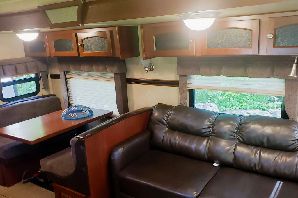 Cliff's Forest River Rockwood Signature Ultralite 8312SS Travel Trailer