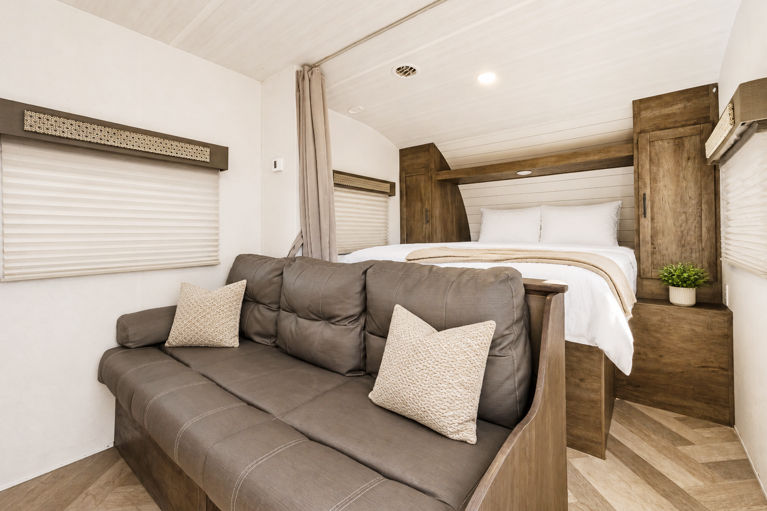 (#7) 2020 Ultra Light Bunkhouse Trailer -Sleep 8, Burning Man, EDC