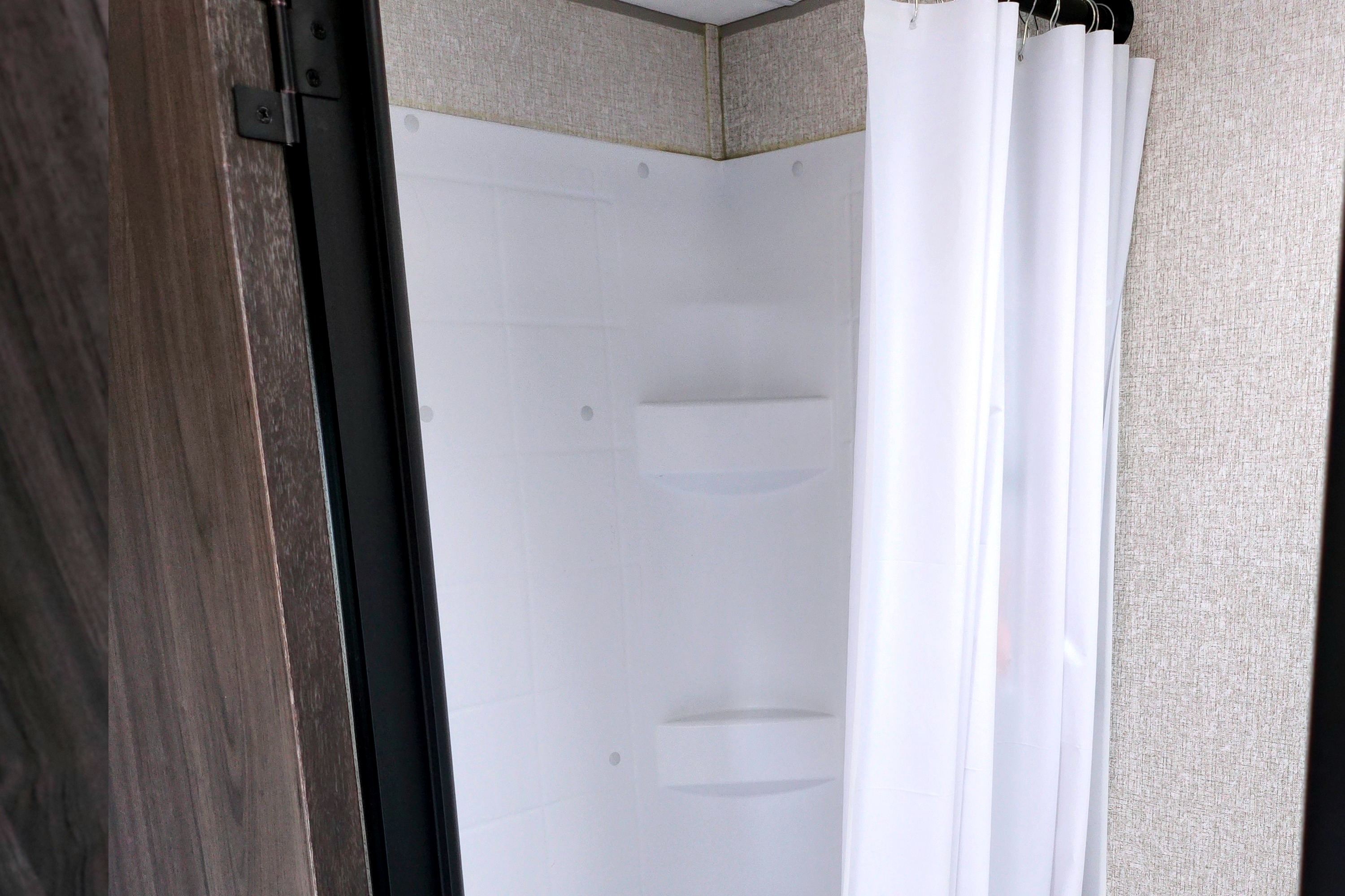 Off-Grid Escaper