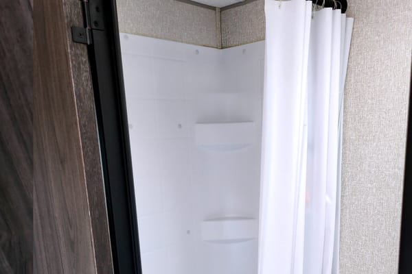Off-Grid Escaper