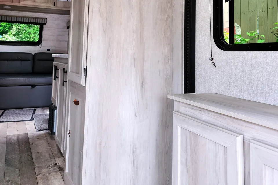 Off-Grid Escaper