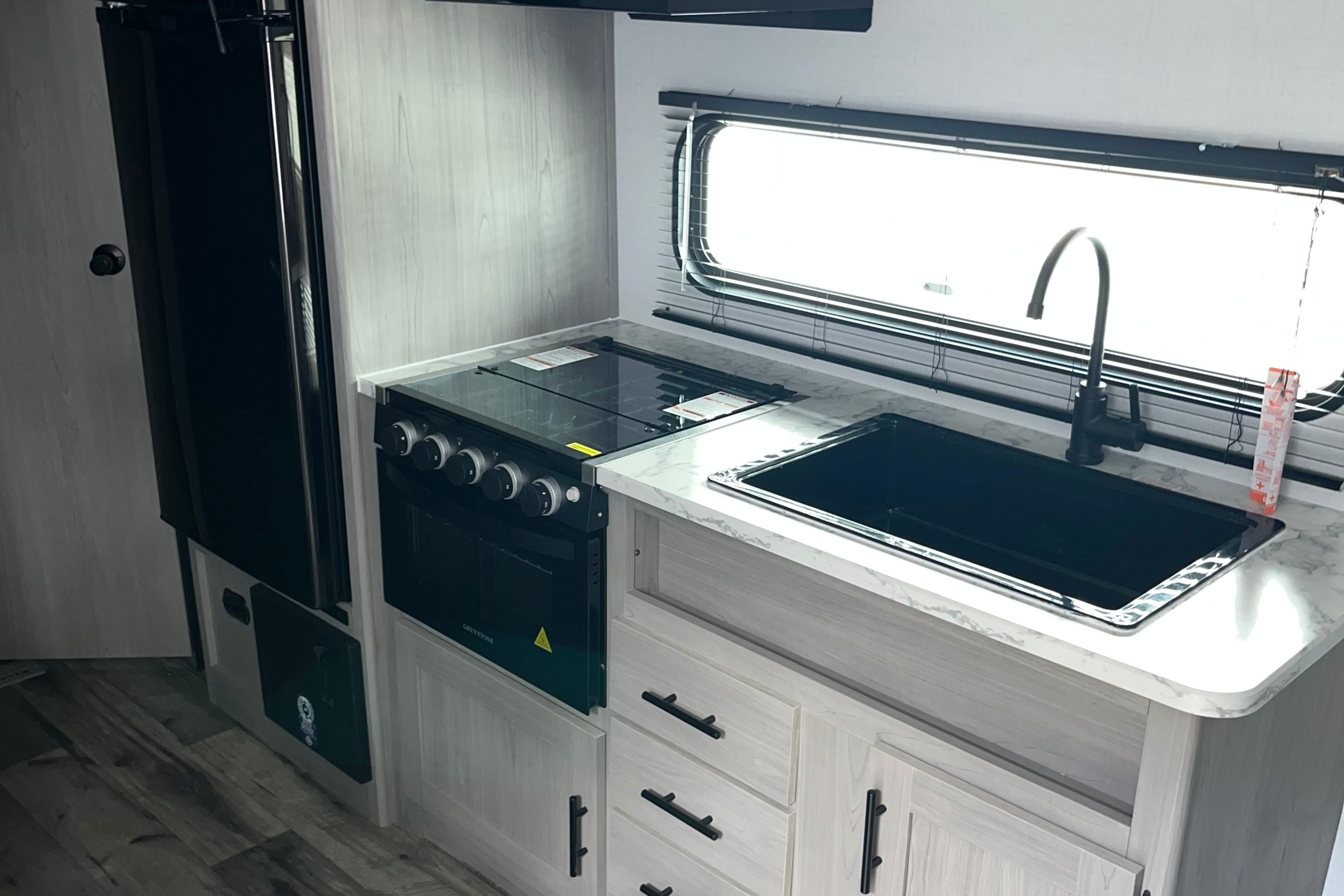 RoamReady VH Coleman 274BH Travel Trailer