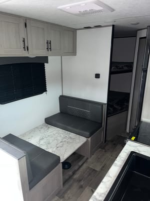 RoamReady VH Coleman 274BH Travel Trailer