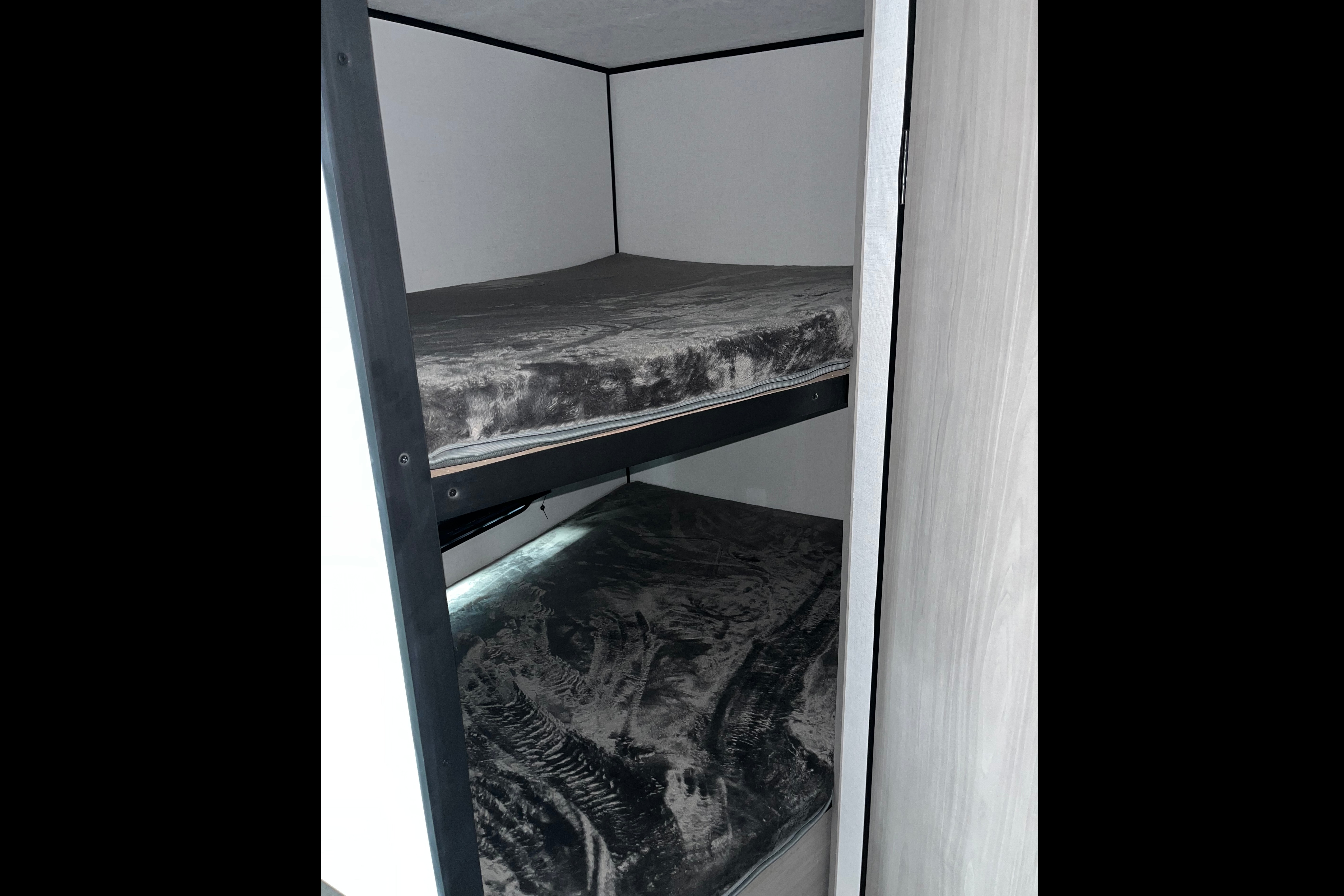 RoamReady VH Coleman 274BH Travel Trailer