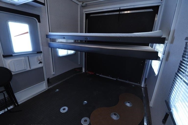 Toy Hauler (2 Washrooms)