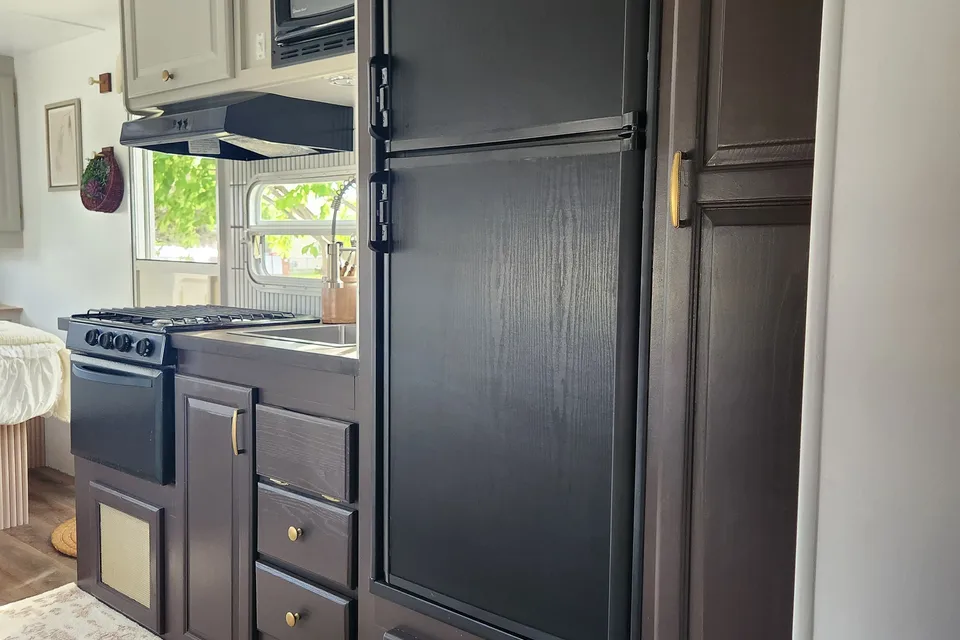 The Designer Bunkhouse: Professionally Renovated & Adventure-Ready