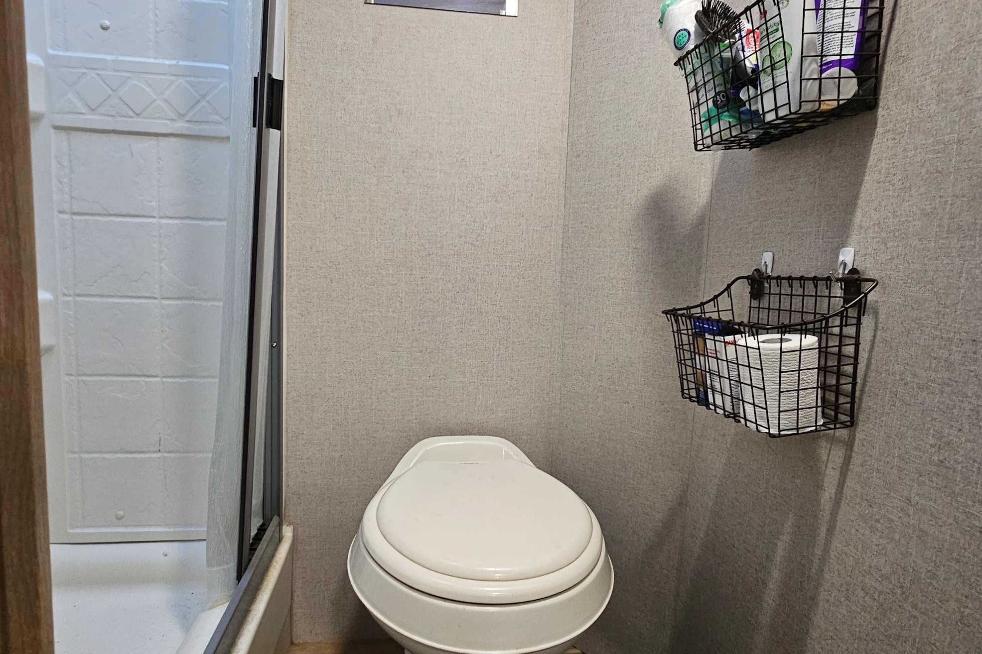 23ft 2019 Winnebago with Bunk Beds