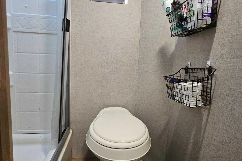 23ft 2019 Winnebago with Bunk Beds