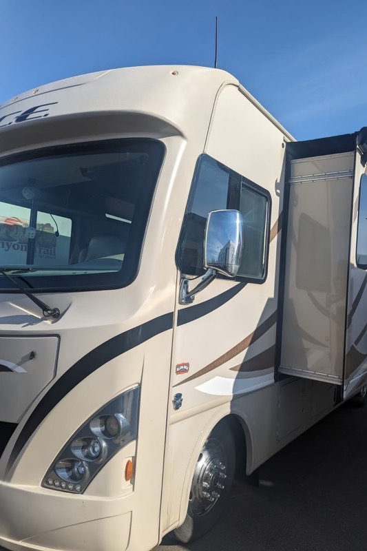 Stephane Thor Motor Coach Ace Classe A