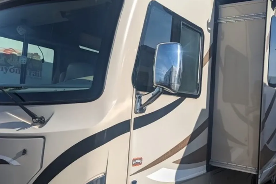 Stephane Thor Motor Coach Ace Classe A