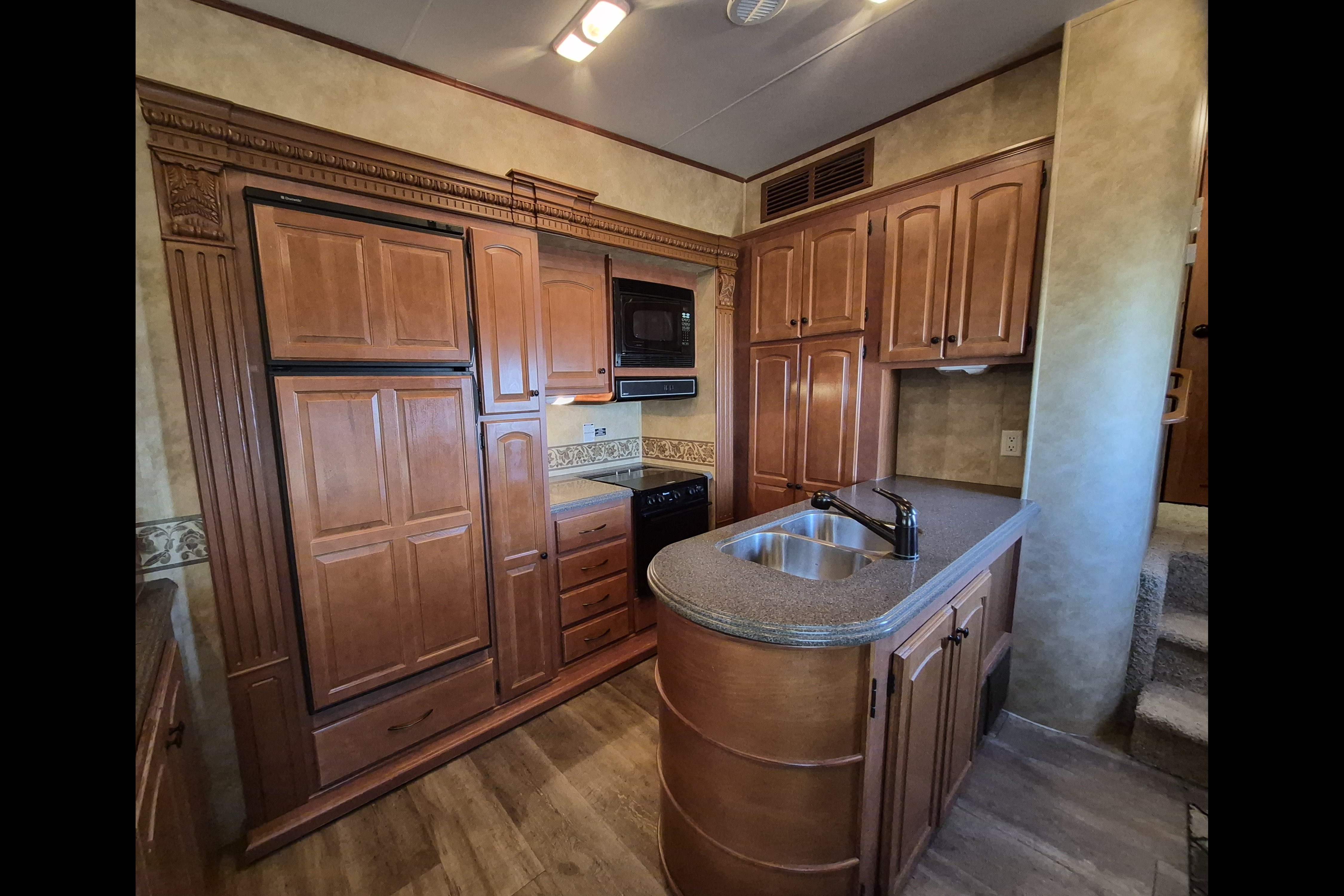 Murray's Heartland BigHorn Fifth Wheel