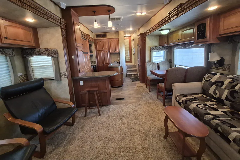 Murray's Heartland BigHorn Fifth Wheel