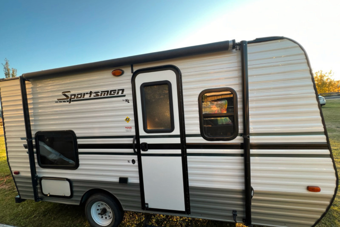 03 - 2019 - SPORTSMAN - BUNKS - 2200lbs - SLEEPS 4