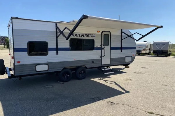 02 - 2023 - GULF STREAM - BUNKS - 3900lbs - SLEEPS 7