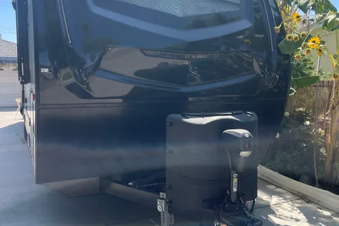 Winnebago Voyage Travel Trailer (Rolling Freedom Travels)