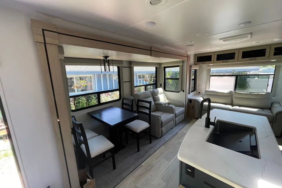 Winnebago Voyage Travel Trailer (Rolling Freedom Travels)