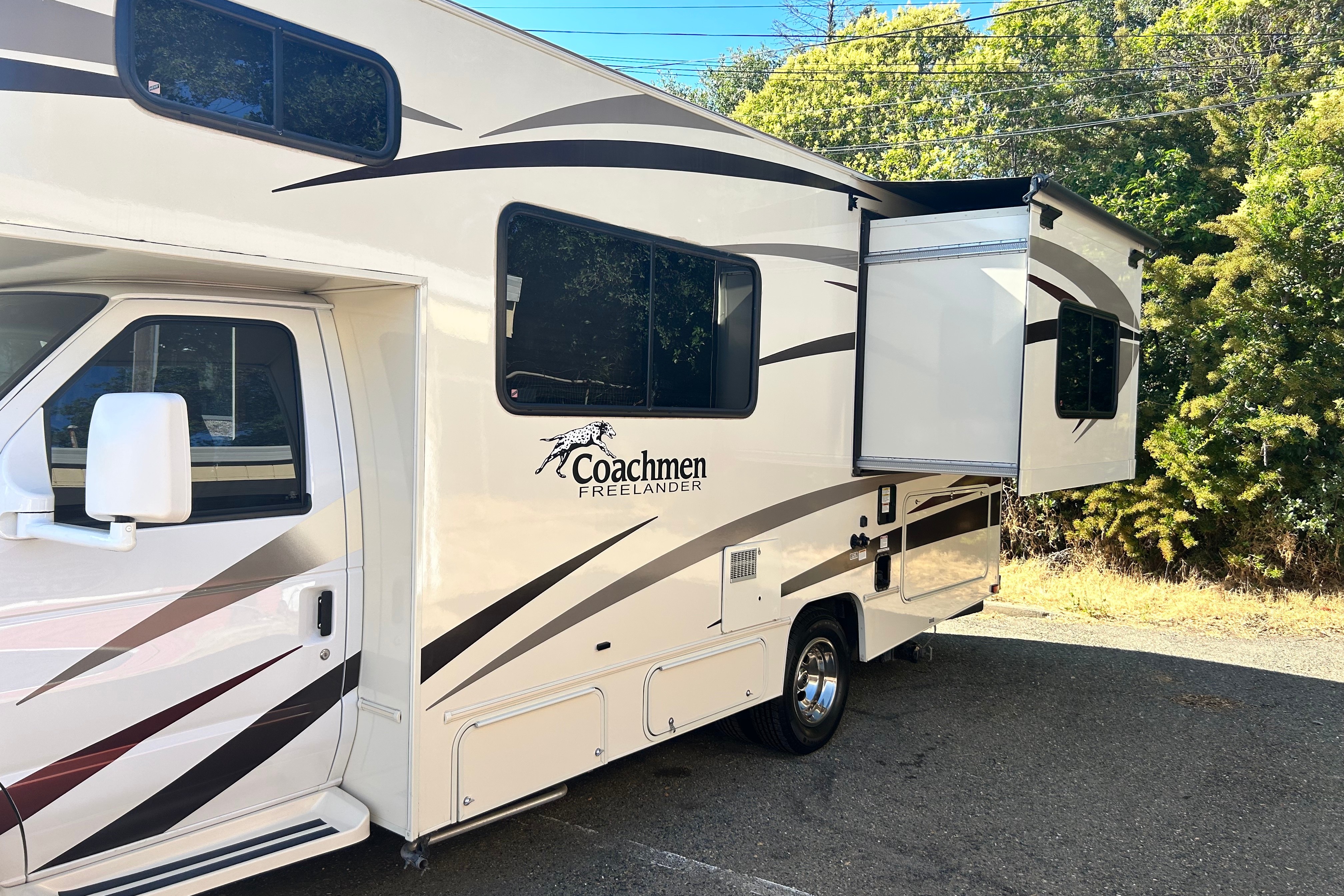 2016 Coachmen freelander.