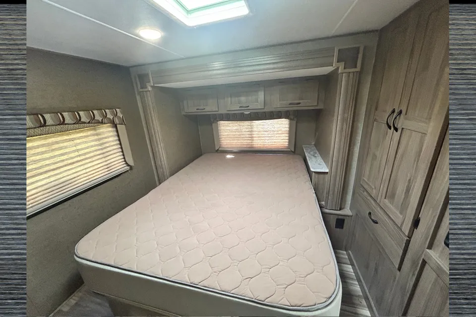 2016 Coachmen freelander.