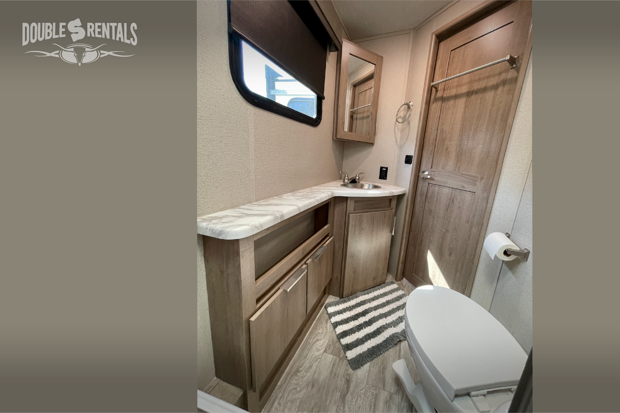 IMAGINE w/ Private Master, Bunks, Luxury Recliners & Outdoor Kitchen