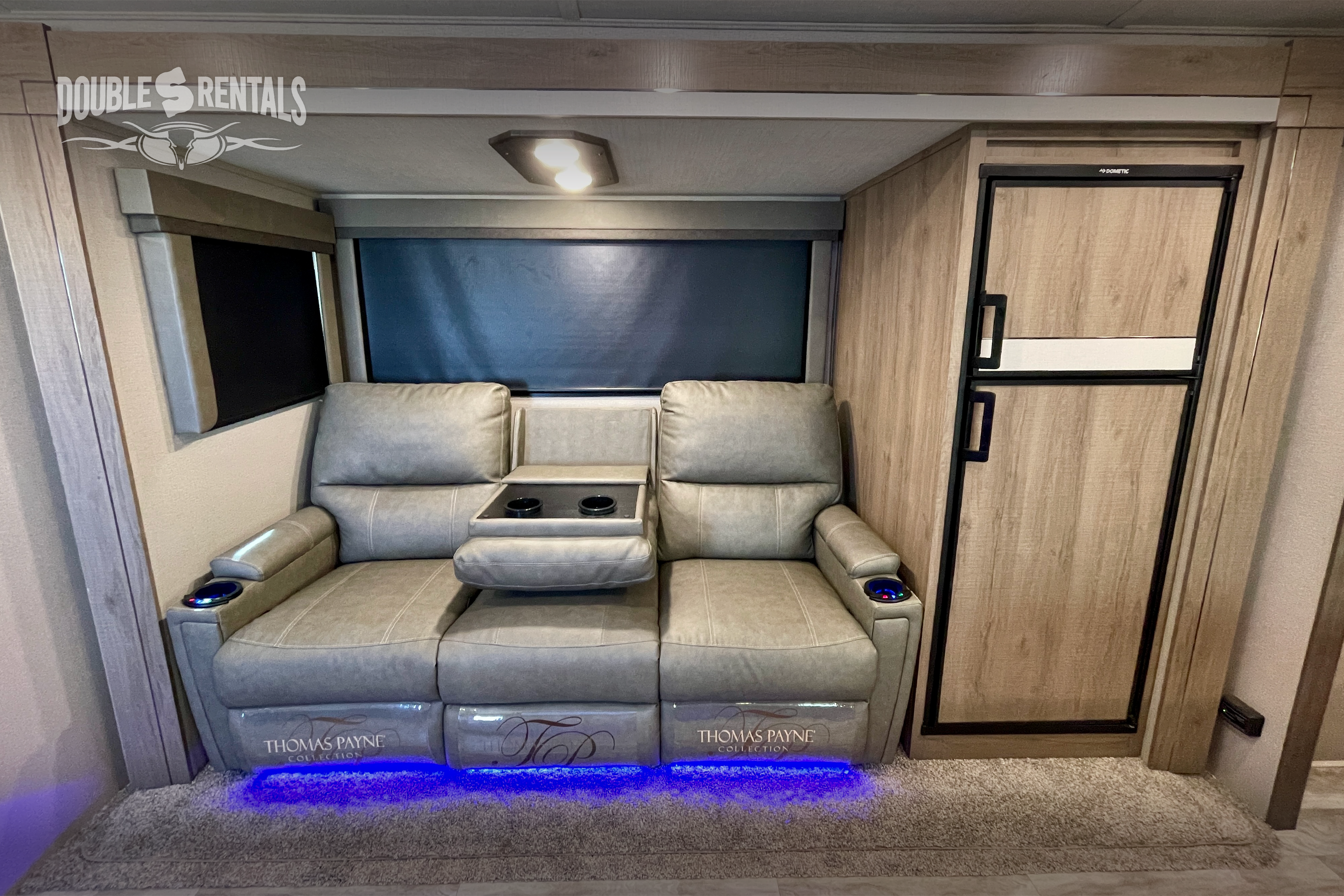 IMAGINE w/ Private Master, Bunks, Luxury Recliners & Outdoor Kitchen