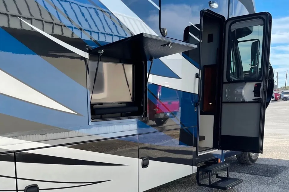 Kelly's Renegade Verona 40vbh Super C