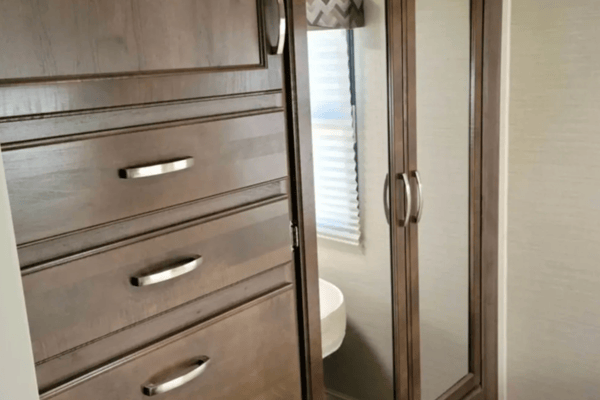 "Jupiter" the Bunkhouse Motorhome | Sleeps 8