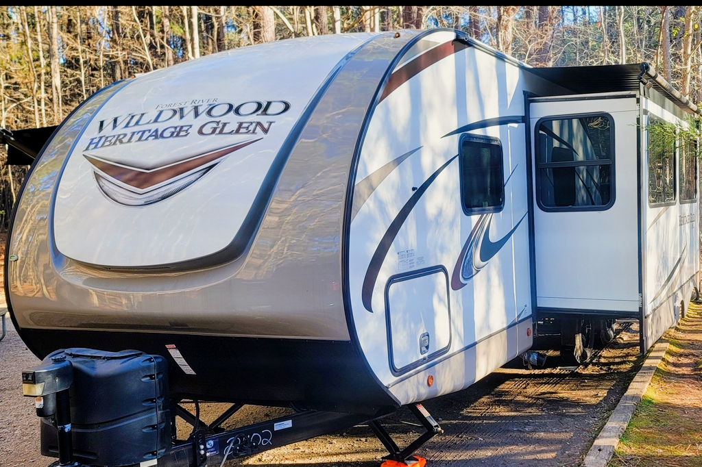 Kenneth and Melisia's Forest River Heritage Glen 25RBHL Travel Trailer