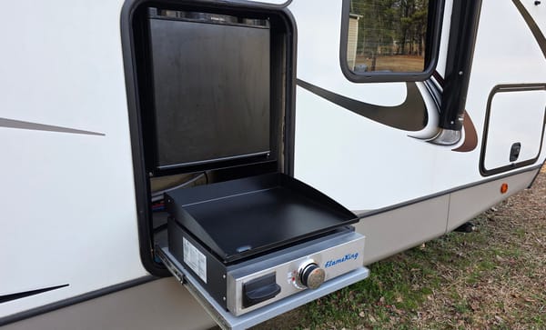 Kenneth and Melisia's Forest River Heritage Glen 25RBHL Travel Trailer