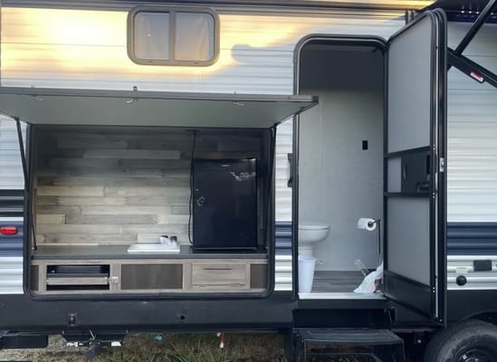 ποΈ 2020 CrossRoads Zinger ZR328SB β Your Spacious Home Away From Home!