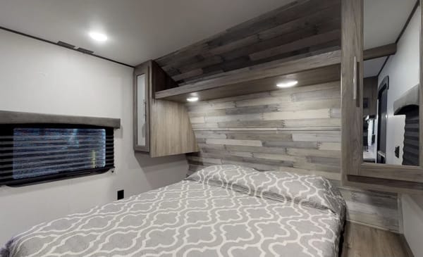 ποΈ 2020 CrossRoads Zinger ZR328SB β Your Spacious Home Away From Home!