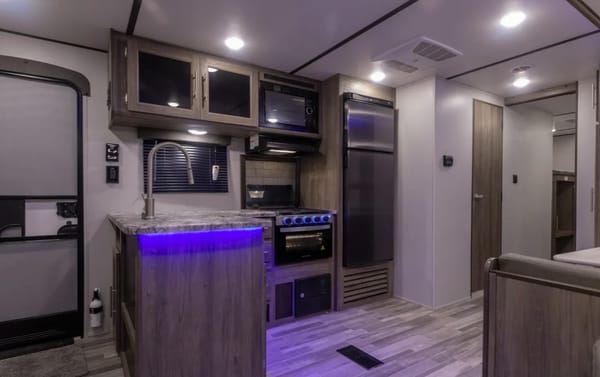 ποΈ 2020 CrossRoads Zinger ZR328SB β Your Spacious Home Away From Home!