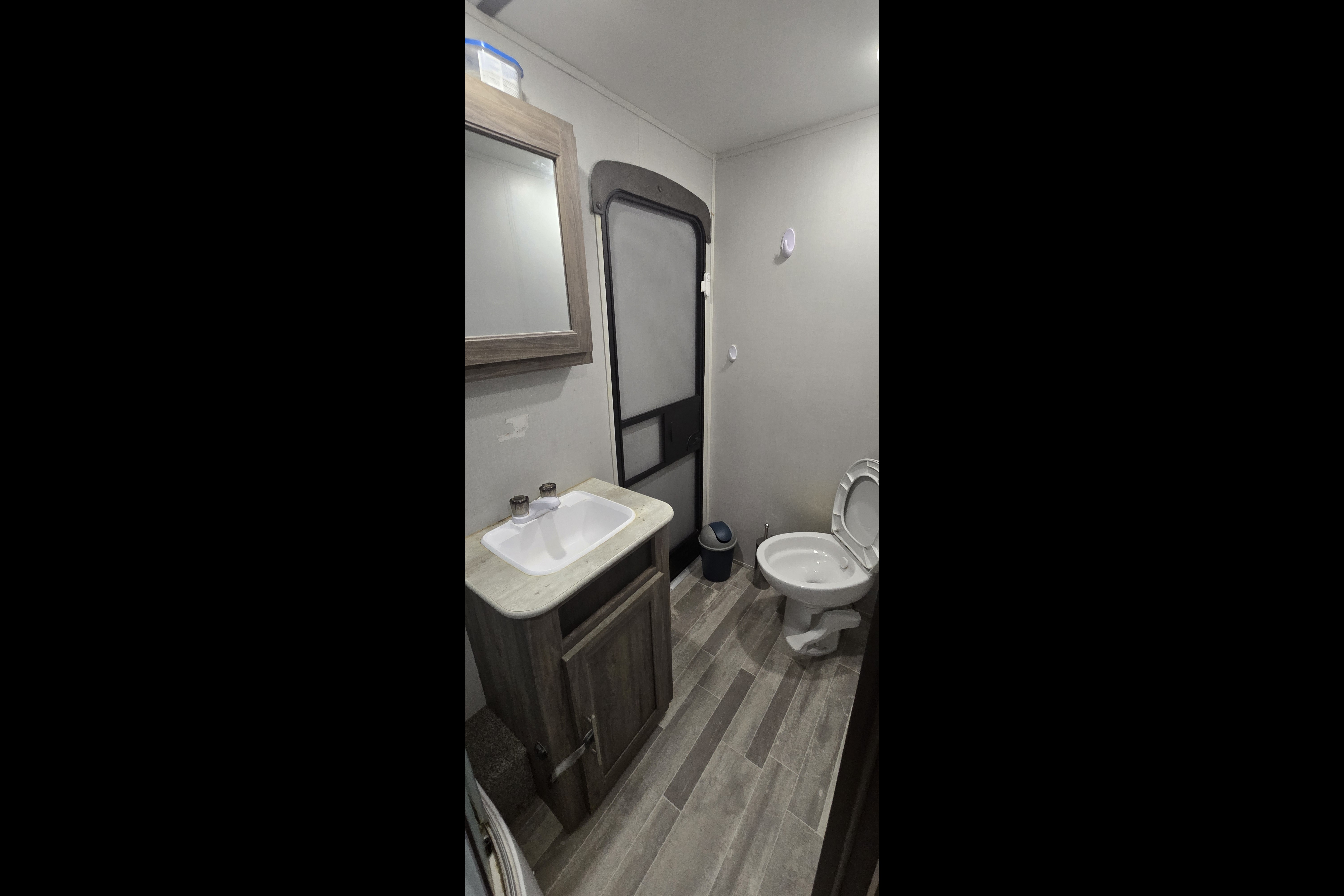 🏕️ 2020 CrossRoads Zinger ZR328SB – Your Spacious Home Away From Home!