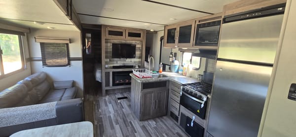 ποΈ 2020 CrossRoads Zinger ZR328SB β Your Spacious Home Away From Home!