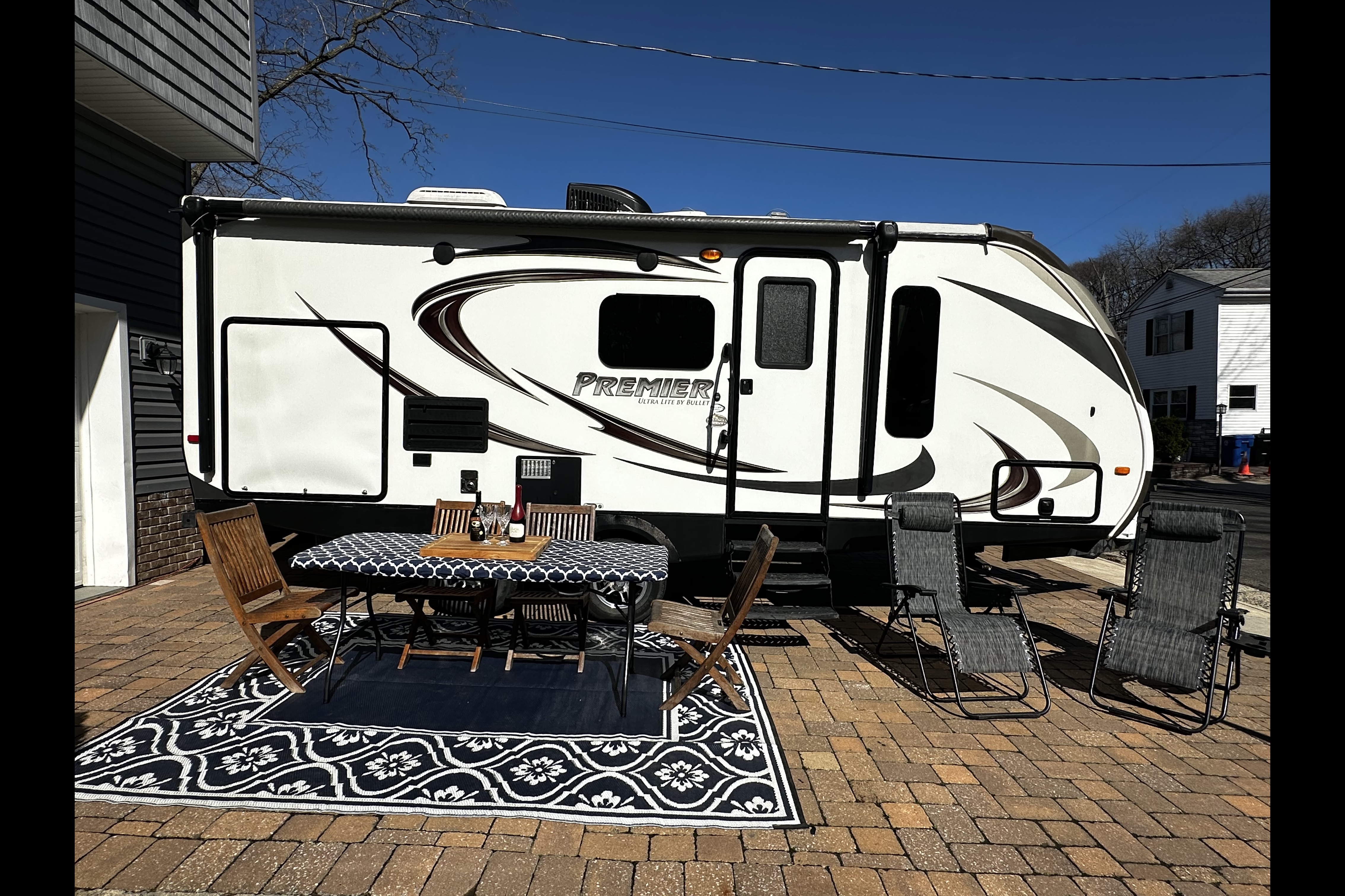 Rolling Retreat Keystone Bullet Premier Travel Trailer