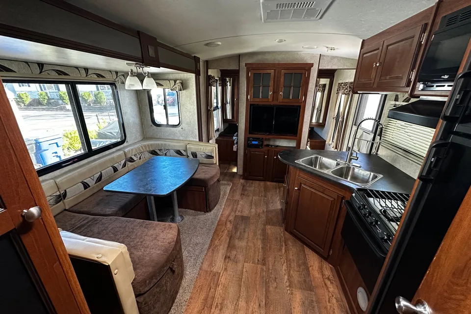 Rolling Retreat Keystone Bullet Premier Travel Trailer