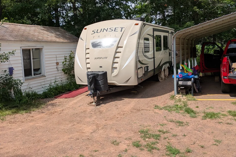 Richard's Crossroads Sunset Ultra Lite 29RB Travel Trailer
