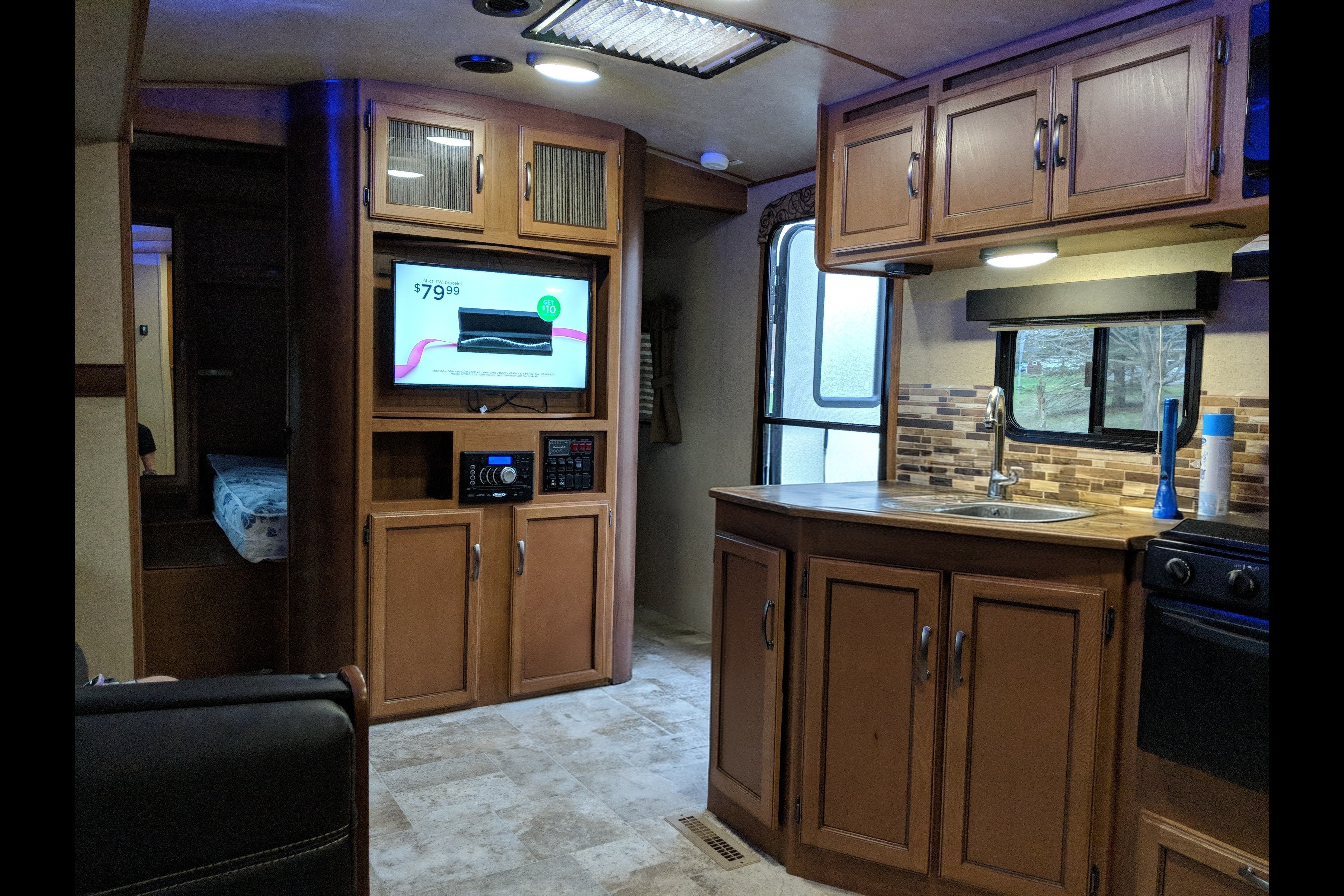 Richard's Crossroads Sunset Ultra Lite 29RB Travel Trailer