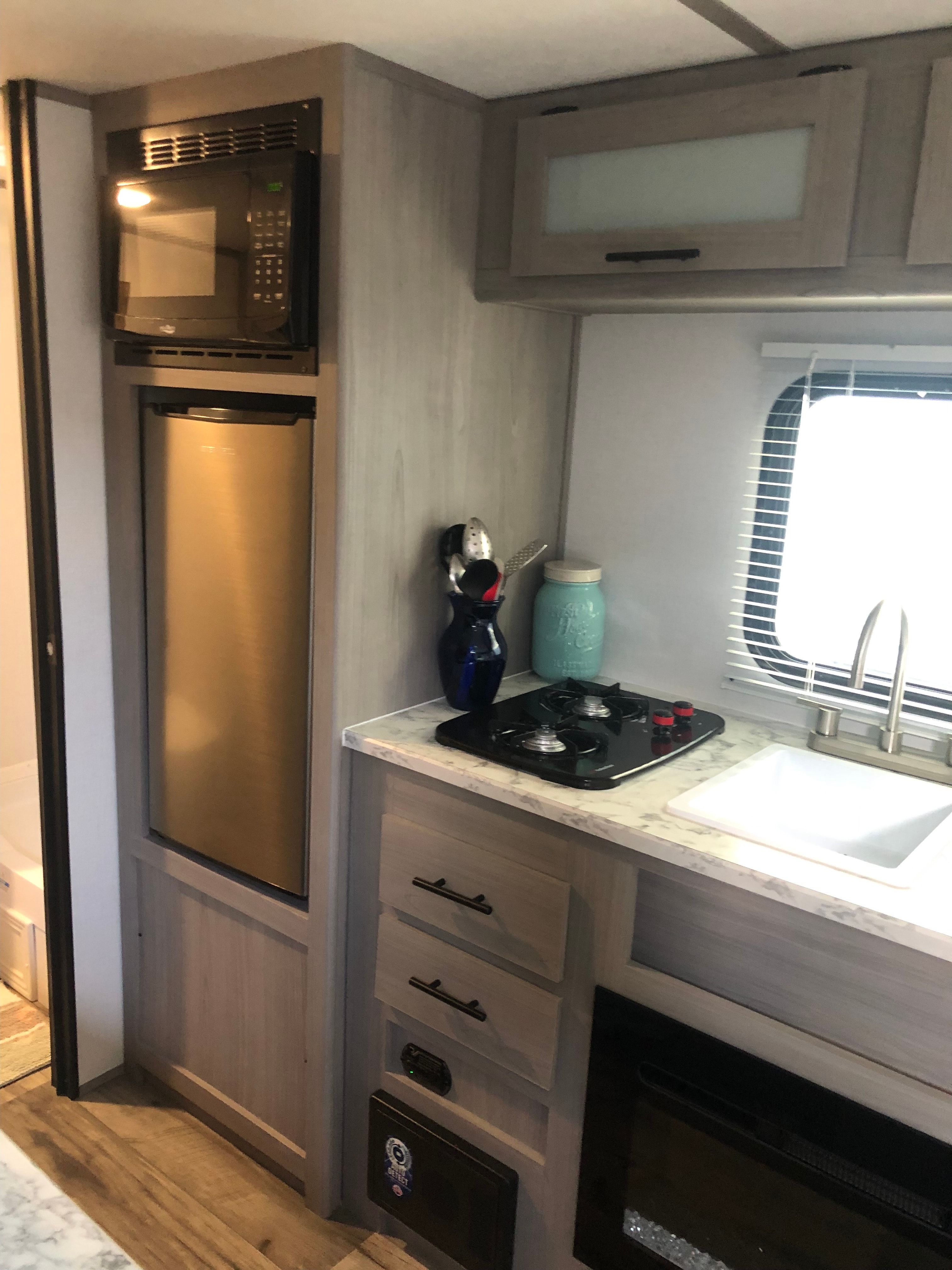 2024 Keystone Coleman Lantern 17R Travel Trailer