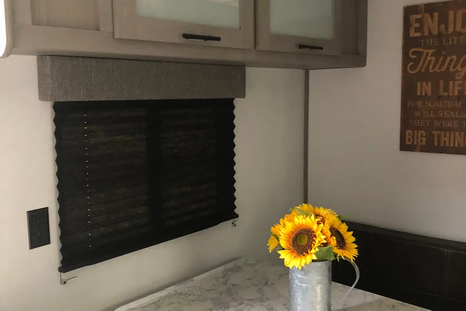 2024 Keystone Coleman Lantern 17R Travel Trailer