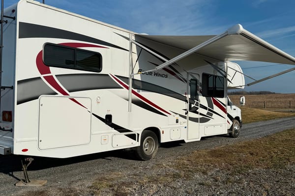 G&G Thor Motor Coach Four Winds Class C