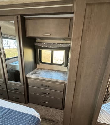 G&G Thor Motor Coach Four Winds Class C